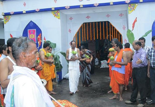 Goa Carbon Paradeep Plant Employees Offer Worship