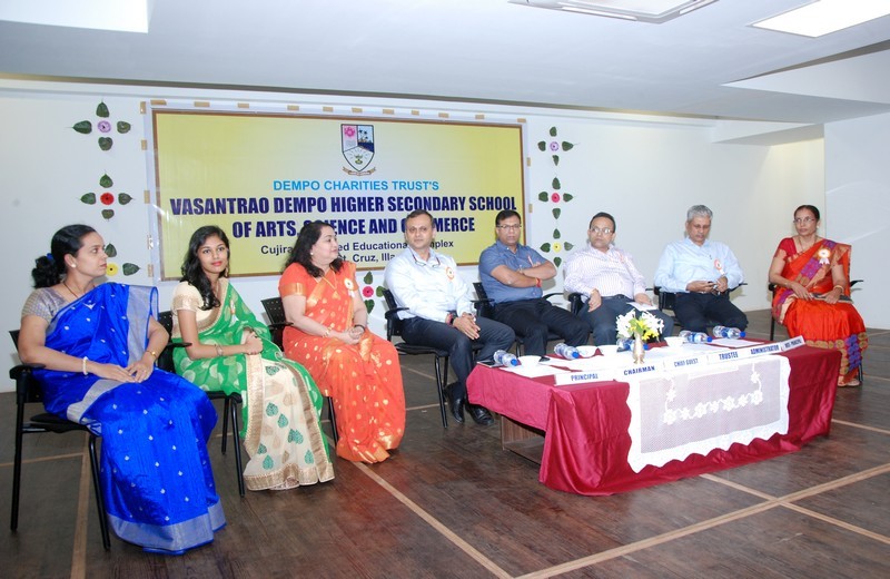 Chief Guest for the prize distribution ceremony, Shri. Vishwajit Rane Minister of Health, Govt of Goa., Chairman of DCT’s Shri. Srinivas Dempo, Trustee of Dempo Charities Trust, Shri. Yatish Dempo, Administrator of DCT’s Shri. Rajesh Bhatikar, Principal Mrs. Rupa Khope, Vice Principal Mrs. Rekha Keni Gurrala, Students Council in charge Mrs. Supriya Angle and General Secretary Ms. Pallavi Betkikar.