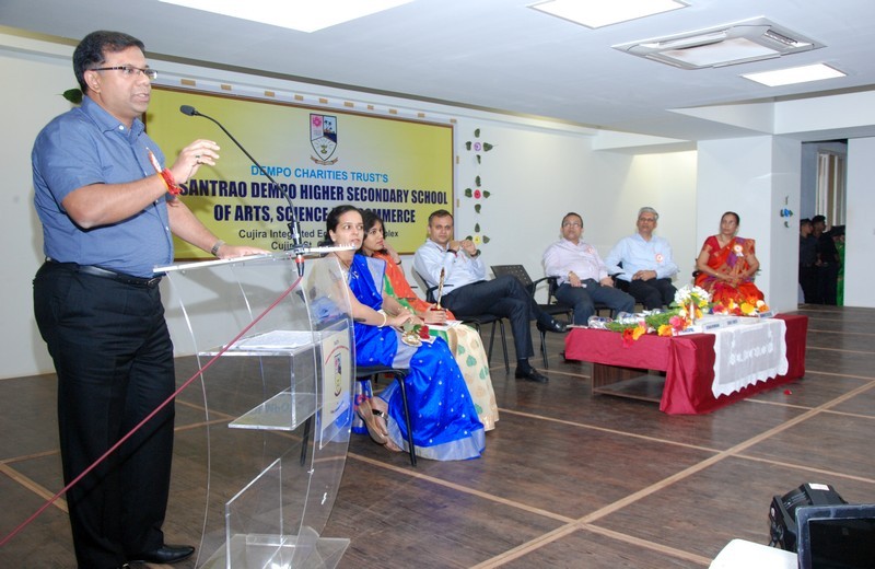 Chief Guest for the prize distribution ceremony, Shri. Vishwajit Rane Minister of Health, Govt of Goa, addressing the gathering. Also seen the Chairman of DCT’s Shri. Srinivas Dempo, Trustee of Dempo Charities Trust, Shri. Yatish Dempo, Administrator of DCT’s Shri. Rajesh Bhatikar, Principal Mrs. Rupa Khope, Vice Principal Mrs. Rekha Keni Gurrala, Students Council in charge Mrs. Supriya Angle and General Secretary Ms. Pallavi Betkikar.