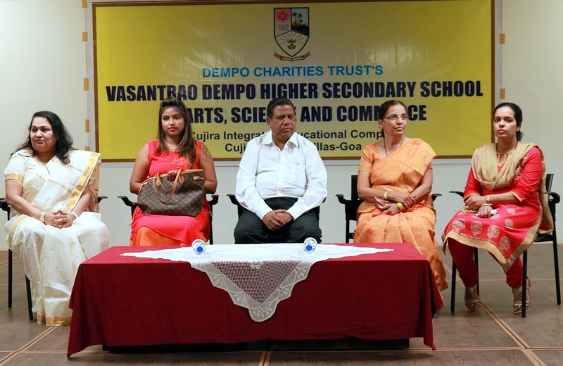 Chief Guest for the 69th Republic Day Celebration, Shri. Antonio Fernandes, MLA of St. Cruz constituency, Guest of Honour, Dr. Steffi Rodrigues (first left), Principal, Mrs. Rupa Khope, (second left), Vice principal, Mrs. Rekha Keni Guralla (first right) and Teacher In charge of Students’ Council Mrs. Supriya Angle