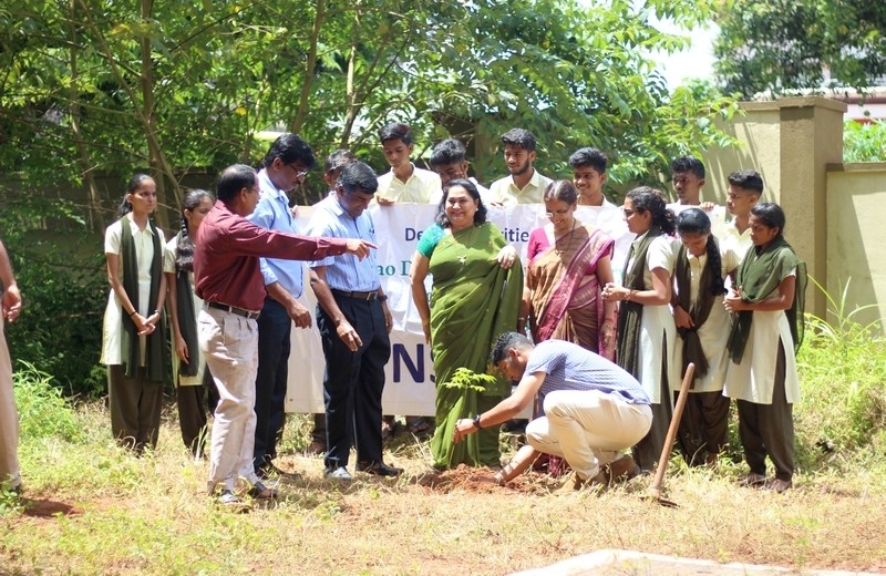 Inauguration-of-NSS-and-YRC-03