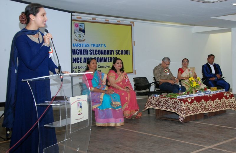 The Chief guest for the Annual Prize Distribution Ms. Pallavi Dempo, trustee of Dempo Charities Trust seen addressing the gathering in the presence of Administrator of DCT’s Mr. Rajesh Bhatikar, Principal, Mrs. Rupa Khope, Vice Principal, Mrs. Rekha Gurrala, Students Council in Charge, Mrs. Aparna Dhawaliker and General Secretary, Mrs. Nikhil Verma.