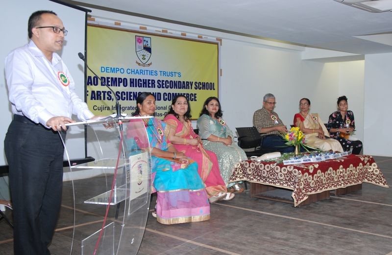 Chief Guest for the Cultural Prize distribution Ceremony of DCT’s Vasantrao Dempo HSS of Arts, Science and Commerce, Cujira, Shri. Yatish Dempo Trustee of Dempo Charities Trust seen addressing the gathering. Also seen Mrs. Akshaya Y. Dempo, Administrator of DCT’s Mr. Rajesh Bhatikar, Principal, Mrs. Rupa Khope, Vice Principal, Mrs. Rekha Gurrala, Students Council Teacher in Charge, Mrs. Aparna Dhawlikar and Cultural Secretary Ms. Shifa Kazi.